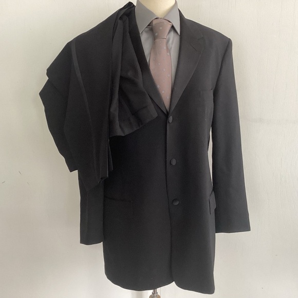 Pierre Cardin worsted wool 3 button tuxedo jacket (41L) and pants 35-32